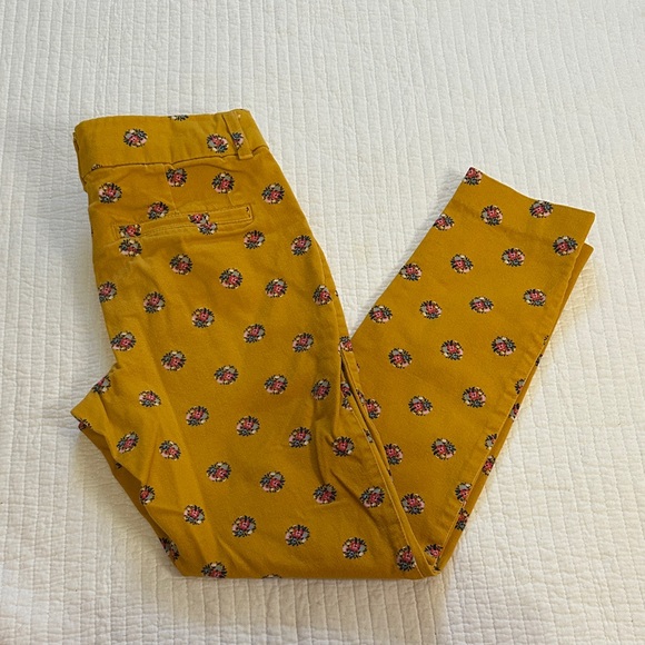 Old Navy Pants - Old Navy Pixie Mustard Floral Skinny Pants Size 0